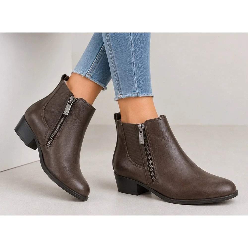 Unisa Pancey Chestnut Brown Leather Round Toe Zip Up Womens Ankle Boots Sz 7.5M